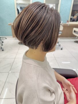 アッシュ 下北沢店(Ash) 前下がり刈り上げショートボブ