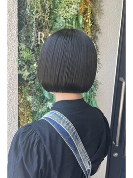 フィット感のあるかわいいミニボブ《西新店》