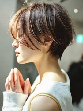 ファムバイアヴァンス(Femme by AVANCE.) ハンサムショート×ニュアンスレイヤー小顔