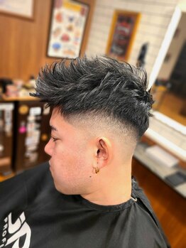 BARBERSHOP GENTLE の写真/【本格バーバー】髪型だけでなくシェービングや眉毛ケアもプロにお任せ!清潔感UPで好印象に◎