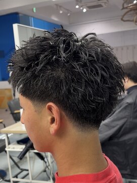ゼストプール(ZEST POOL) ビジネスシーンでも輝く スパイキーフェードショート
