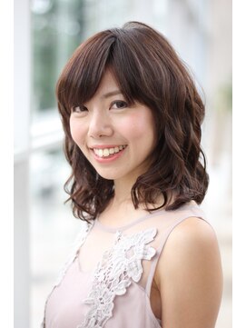 ミスエッセンス(MISS ESSENCE) 愛らしい大人女性のミディアムカール/ミスエッセンス竹下