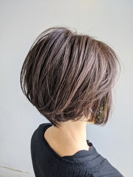 エラニフヘアー(elanif hair) 明るめグレイカラー&大人ショート