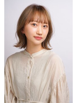 クルー(Creww KYOTO) ぱっつんバングの外ハネミディアムボブ