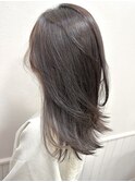 【レイヤーの毛流れで透け感と艶のあるグレーブラウン】髪質改善