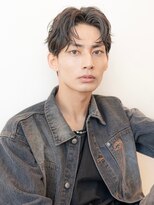 イオ 本厚木(io)&nbsp;センターパートウルフカット波巻きスパイラルパーマモテ髪