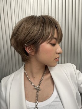 ピークアブー 銀座並木通り(PEEK-A-BOO) 丸みショート×ブリーチ×ベージュカラー