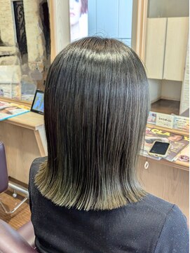 ヴィサージュジョイン(VISAGE join) 切りっぱなしロブ