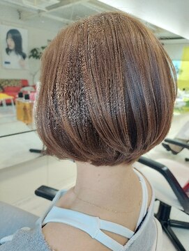 ノーマジーン(Norma jean) 切りっぱなしボブ似合わせカットメルティカラーくすみベージュ