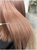 ピンクベージュ