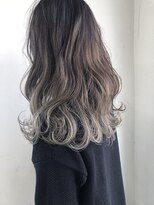 ヘアーデザイン ディードット ウル(D. ulu)&nbsp;外国人風グラデーションカラー／ブリーチ／グラデーション