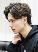 センターパートフェザーパーマツーブロックアップバングバーバー