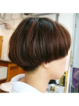 チチヘアーワークス(titi HAIR WORKS) ツーブロックマッシュショート
