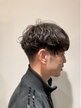 キー(KEY) 前下がりマッシュショート