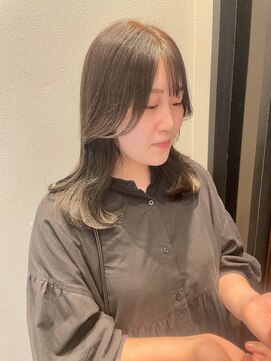 ジアン(GIEN) 艶髪アッシュブラウン×くびれヘア