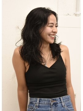 ユイツ ナチュラルウェーブレイヤー