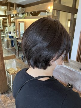 ラヴ(Lab) やわらかショートボブ