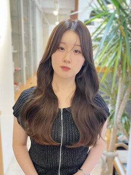 リンダ(LYNDA) デザインカラー/レイヤーカット/ウェットヘア/オリーブベージュ