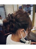 少し高めのまとめ髪