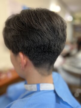 ビューティーブルーム(Beauty Bloom) ショート　ツーブロック　フェード