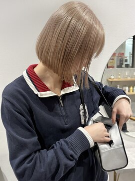 ラミエバイメルト 下北沢(lamie by melt) ホワイトベージュブロンドケアブリーチ内巻きボブ切りっぱなし