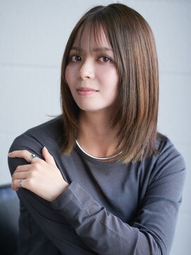 ヘアーループセラデザインワークス(Hair ruup Sela design works) ミディアムレイヤー × オリーブグレー