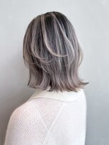 シオン(shion)&nbsp;デザインカラーブリーチミディアムウルフカット_ba555952