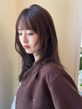 キアラ(Kchiara) ストレートレイヤースタイル