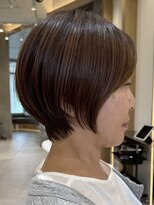 ソワネ 表参道(soigne)&nbsp;表参道丸みショートボブレイヤーカットアッシュグレー50代◯