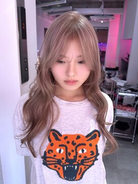 ダズリングディア(Dazzling Deer) ミルクティベージュ／ロング／巻き髪／レイヤーカット