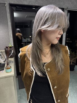 レイヤーカット×ミルクティーベージュ