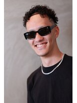 チルチェア 横浜(CHILL CHAIR)&nbsp;フェード×スパイラルパーマ×ラインアート<横浜/バーバー/床屋>