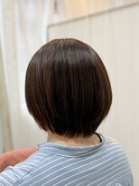 ウミネコ美容室 センター北hanare店(Umineko美容室)&nbsp;自然なストレートで収まるショートボブ
