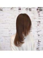 ニキータ(NIKITA) 柔らかブラウンの艶髪ロング