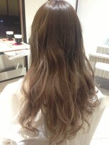 トリコ 都島店(trico)&nbsp;ベージュ系同系色のグラデーションカラー＠【トリコ都島】