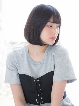 ルティア(Lutia) まとまり艶ボブ