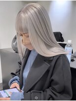 リル 溝の口(LiL) ホワイトシルバーグレージュ