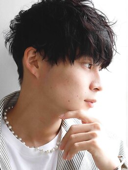ロッソ ヘアアンドスパ 草加店(Rosso Hair&SPA)の写真/カットだけで魅せる。クセや髪質、骨格を見極めて計算したカットはミリ単位で繊細に仕上げてくれる[草加]