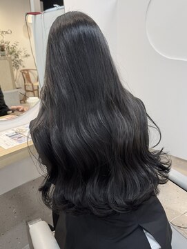 カラ フクオカ(Cara FUKUOKA) 【ダークグレージュ&レイヤーカット】《福岡暗髪カラー》