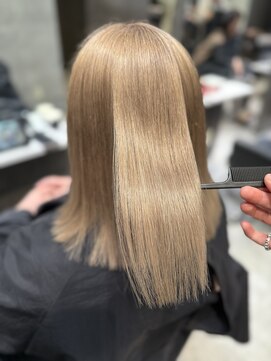 アンダーバーホワイト 鳳店(_WHITE) ホワイトベージュ