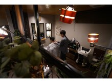 フクオカバーバープレイス(FUKUOKA BARBER PLACE)の雰囲気（半個室で周りを気にせずお過ごし頂けます。）