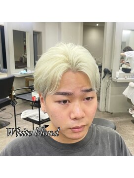 フライ 東通り店(Frei) ホワイトブランド