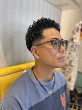 【スキンフェード×パーマスタイル】