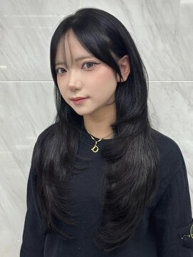 リュネル(Lunel) エクステでスーパロングのレイヤーカット