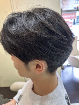 ギヴ 玉造店(Give) 毛流れセンターパート×刈り上げ