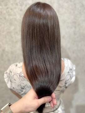 ブラウンベージュ 髪質改善トリートメント 透明感カラー 20代