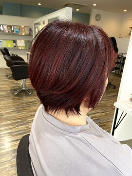 チェリーレッド