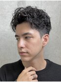 黒髪メンズパーマスパイラルパーマアップバング