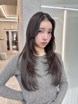 ボタン ハカタ(VOTAN hakata) 市野瀬裕奈/博多韓国ヘア/センター分け/レイヤーカット/暗め