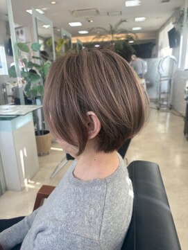 フォルテ 榛原パームス店 大人ガーリーダークアッシュ似合わせカットミディアムレイヤー